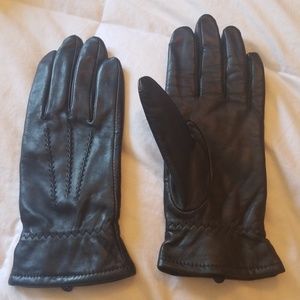 Jaclyn Smith leather gloves